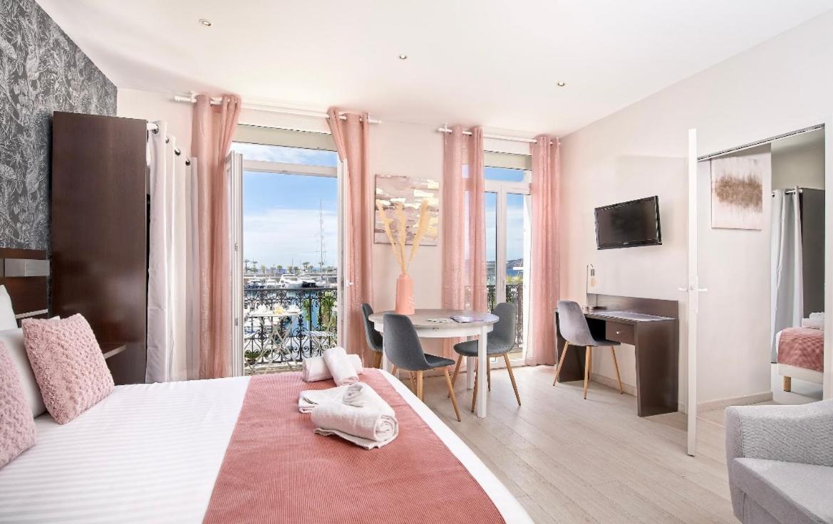 Hotel Du Vieux Port Saint-Raphaël Exteriér fotografie